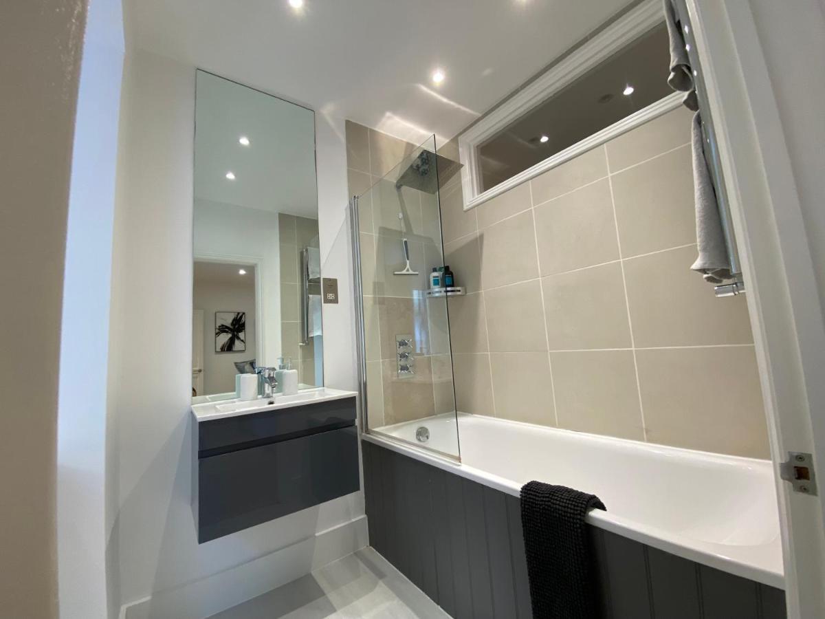 Fantastic Spacious Garden Flat With Own Private Entrance London Exterior photo
